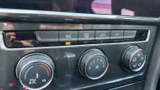 Volkswagen Golf 1.5 TSI EVO SE [Nav] 5dr DSG Petrol Hatchback